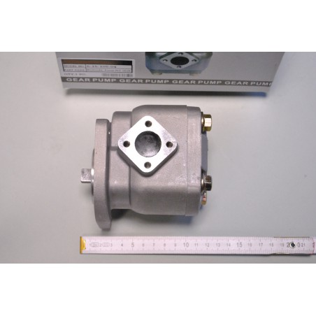 Hydraulic pump KUBOTA 4